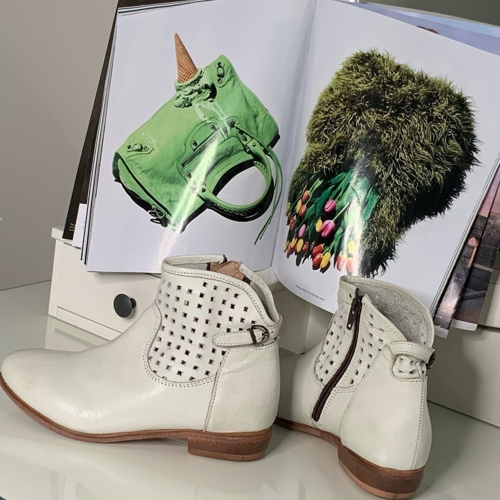 Catherine Malandrino   Mint Color Leather Bootie